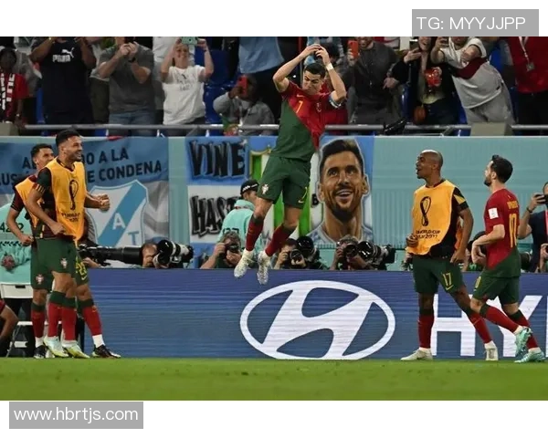 欧美足球明星同框展现友谊与竞技精神的精彩瞬间