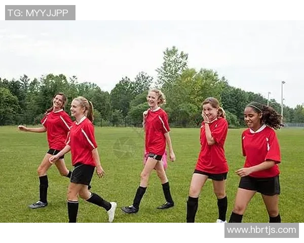 经典足球明星女球员发型大揭秘时尚与运动的完美结合 经典足球明星女球员发型大揭秘时尚与运动的完美结合