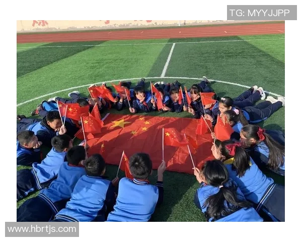 足球明星与国旗的高清图片展示让你感受激情与荣耀的完美结合 足球明星与国旗的高清图片展示让你感受激情与荣耀的完美结合