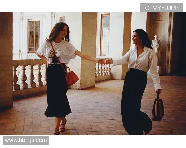 足球明星入场时尚风采展现西装魅力引领潮流新风尚