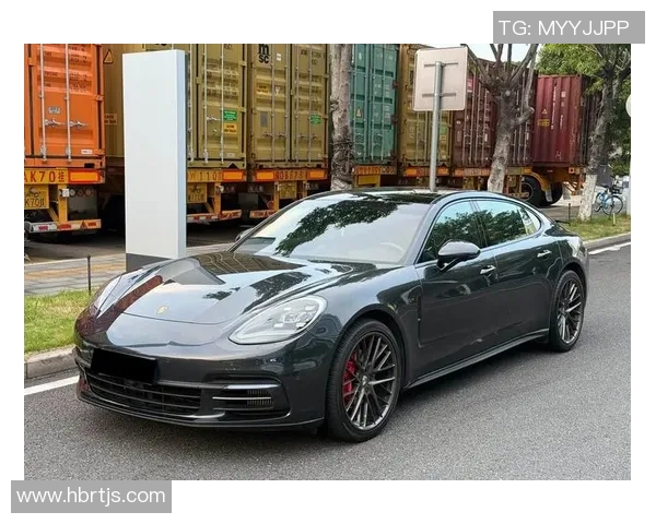 足球明星开帕美引领时尚潮流展现运动与魅力的完美结合 足球明星开帕美引领时尚潮流展现运动与魅力的完美结合